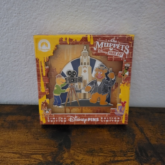 Disney Jewelry - DCA Muppets Park Day Scooter & Fozzie Bear LE 1500 Mini Jumbo Pin